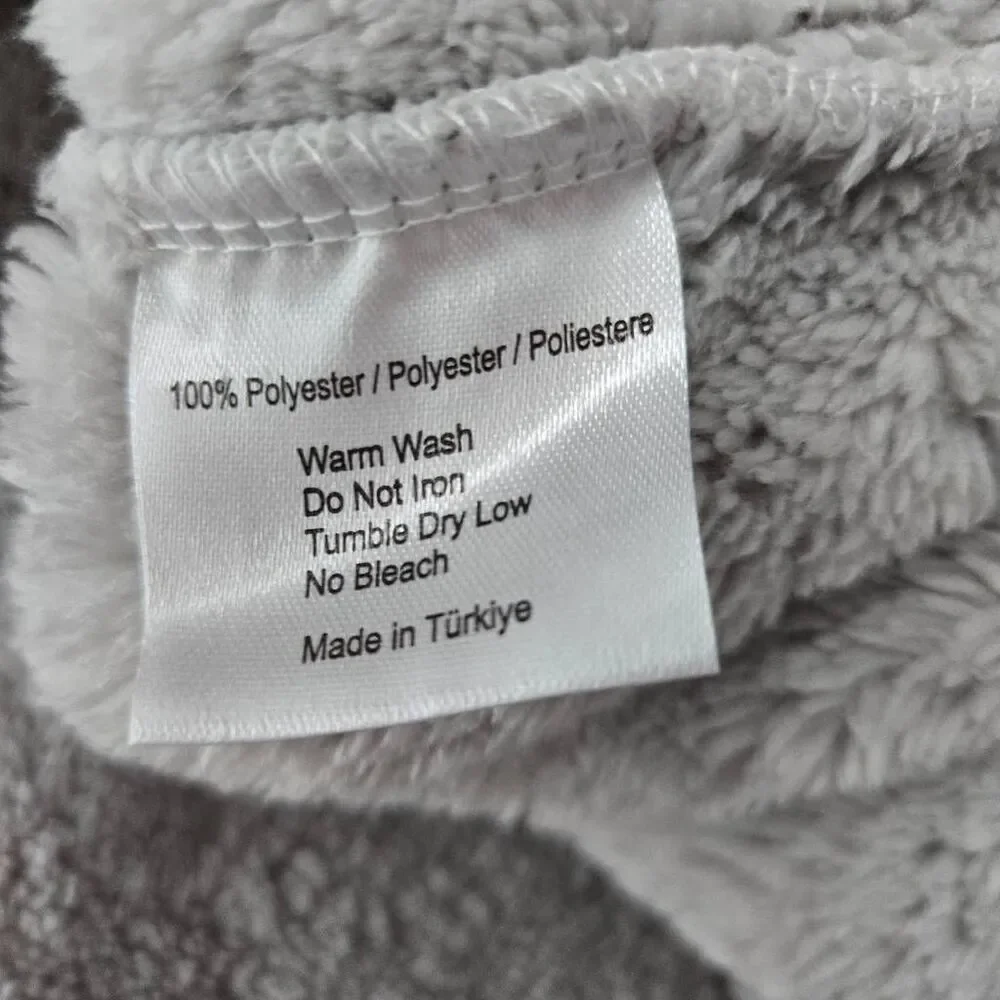 Hammacher Schlemmer Pullover Lounge Sweater Size Medium Gray Plush Warm Cozy Win